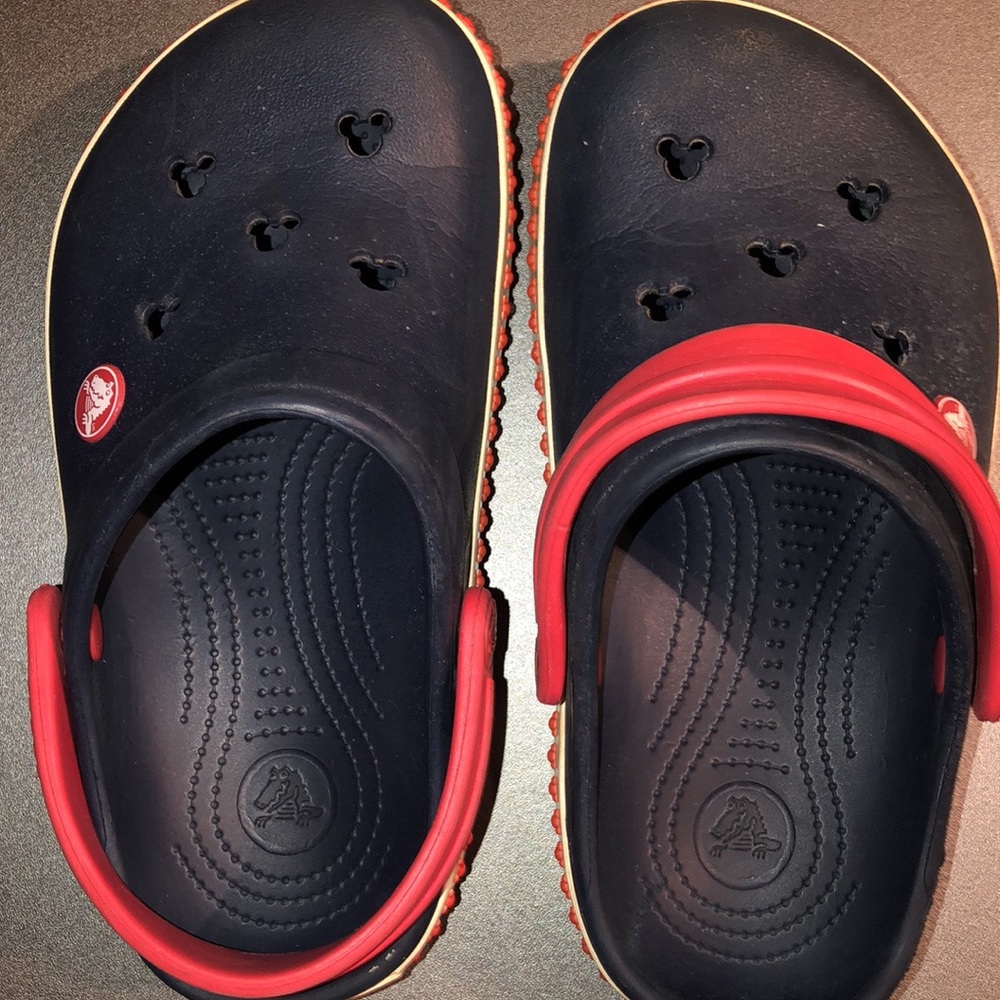 Mickey navy crocs